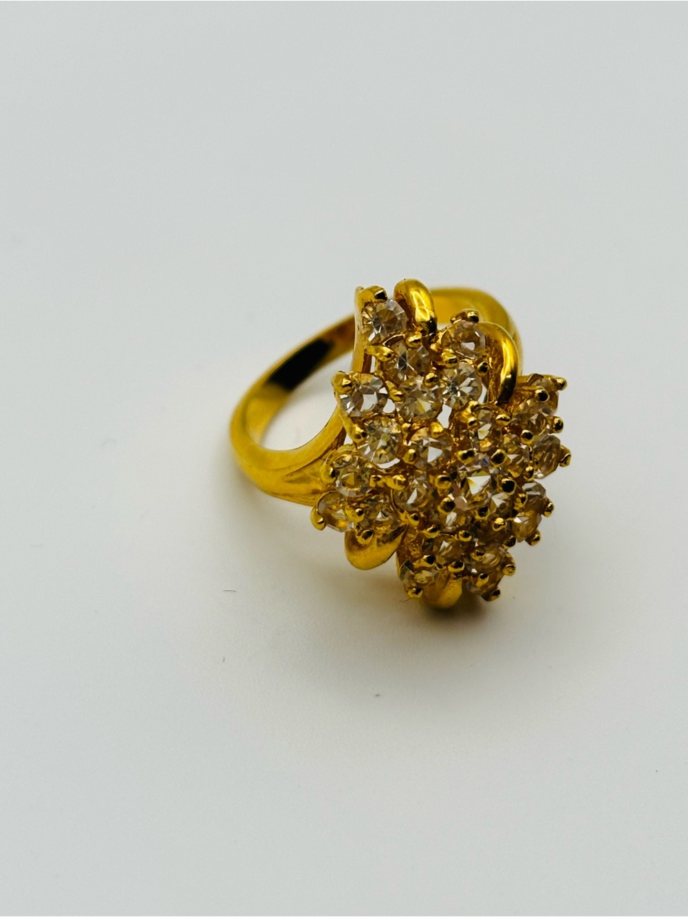 Stunning Vintage-Style Gold Tone Crystal Cluster Cocktail Ring – Like New